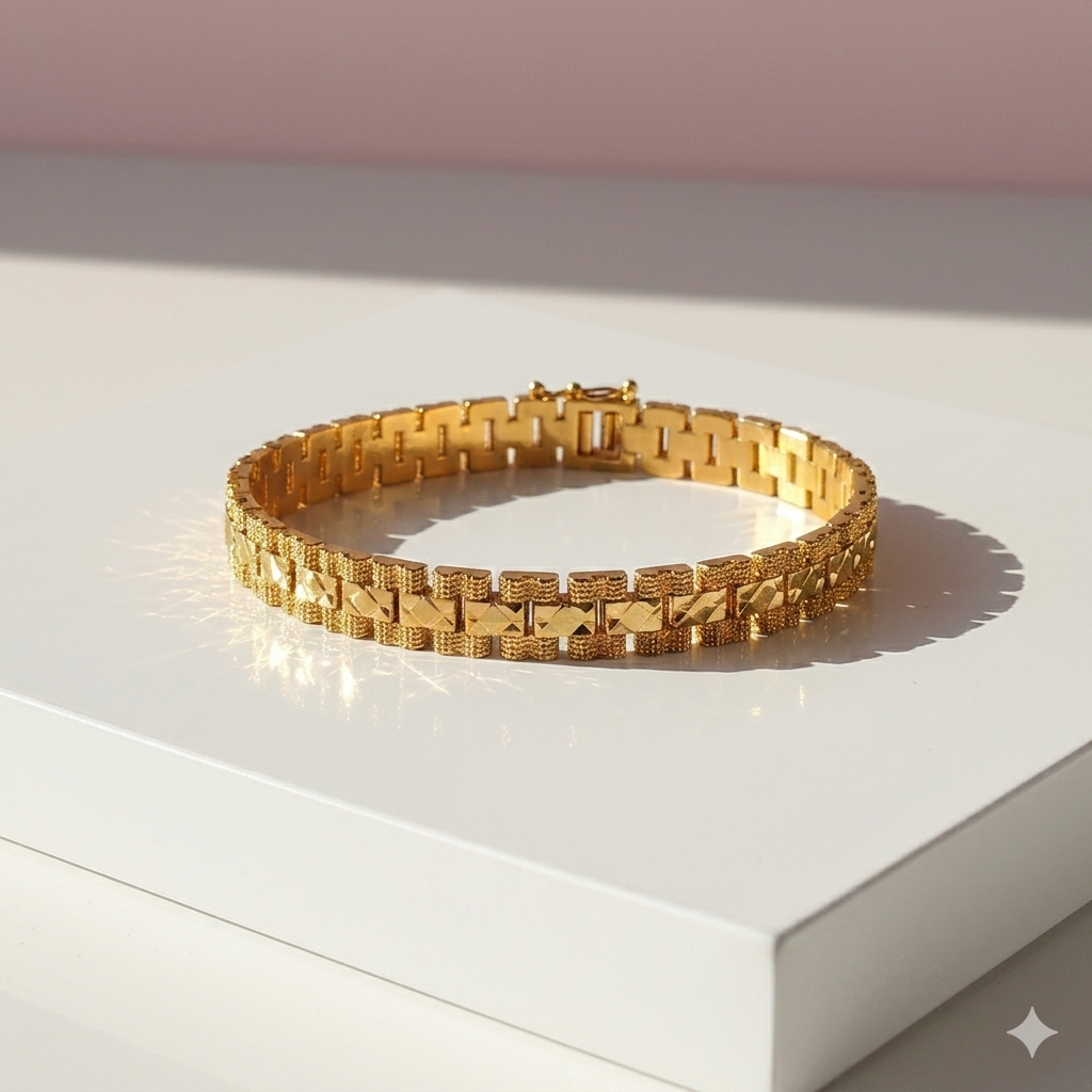 NOORÉ Waterproof 24k Gold Plated Hypoallergenic Faceted Square Link Bracelet